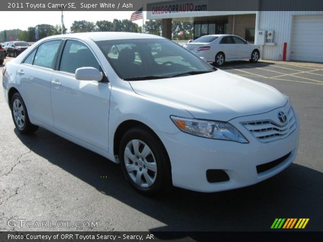 2011 Toyota Camry SE in Super White