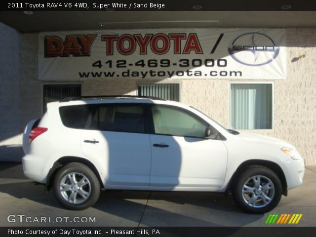 2011 Toyota RAV4 V6 4WD in Super White