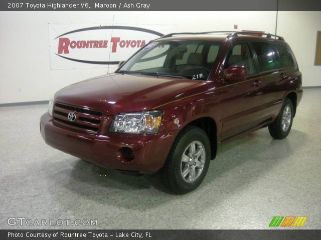 2007 Toyota Highlander V6 in Maroon