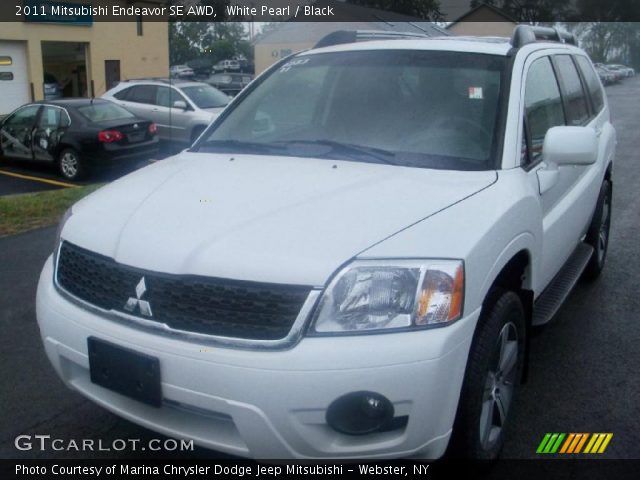 2011 Mitsubishi Endeavor SE AWD in White Pearl