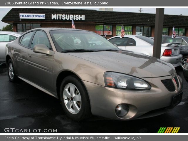 2006 Pontiac Grand Prix Sedan in Bronzestone Metallic