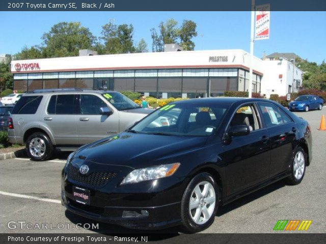 2007 Toyota Camry SE in Black