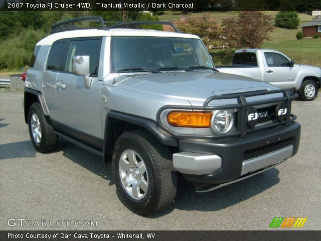 2007 Toyota FJ Cruiser 4WD in Titanium Metallic