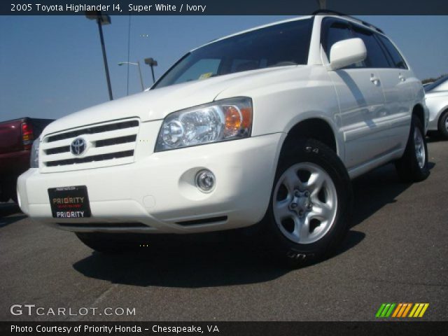 2005 Toyota Highlander I4 in Super White