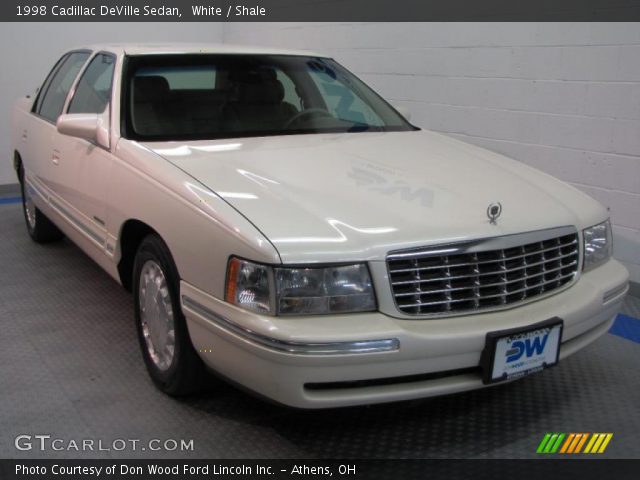 1998 Cadillac DeVille Sedan in White