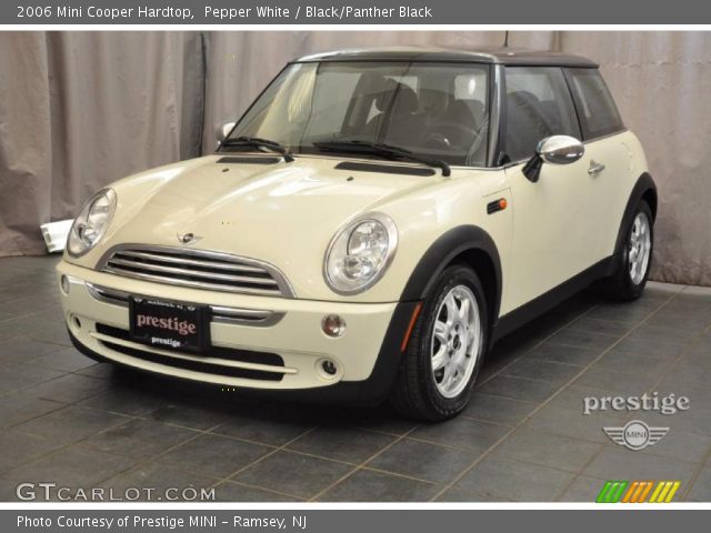 2006 Mini Cooper Hardtop in Pepper White