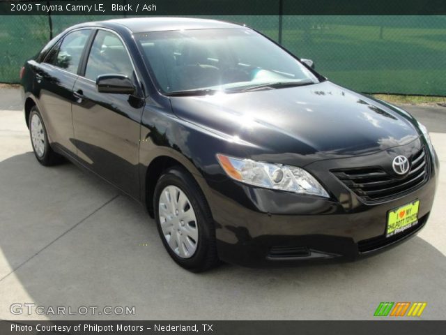2009 Toyota Camry LE in Black