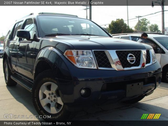 2007 Nissan Pathfinder SE 4x4 in Majestic Blue Metallic