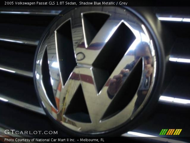 2005 Volkswagen Passat GLS 1.8T Sedan in Shadow Blue Metallic