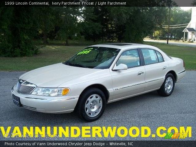 1999 Lincoln Continental  in Ivory Parchment Tricoat