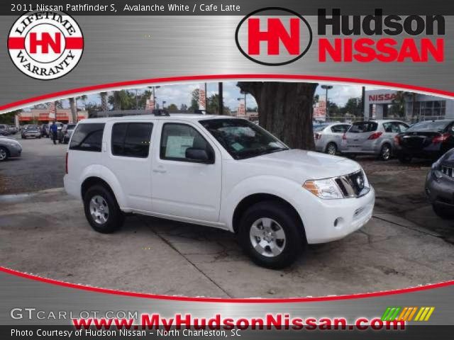 2011 Nissan Pathfinder S in Avalanche White