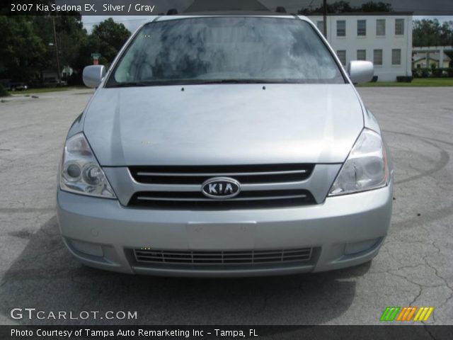 2007 Kia Sedona EX in Silver