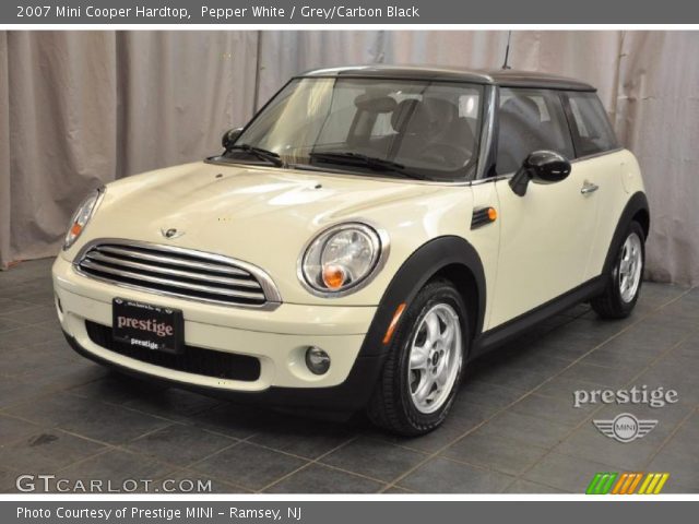 2007 Mini Cooper Hardtop in Pepper White