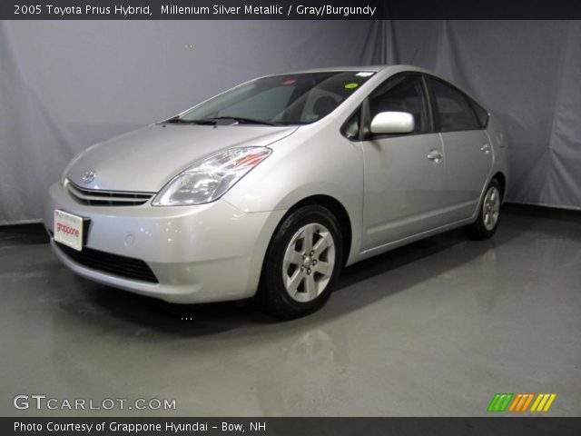 2005 Toyota Prius Hybrid in Millenium Silver Metallic