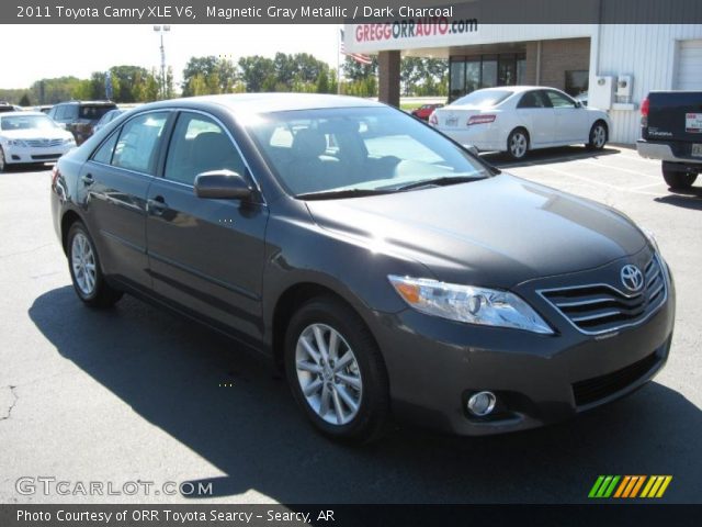 2011 Toyota Camry XLE V6 in Magnetic Gray Metallic