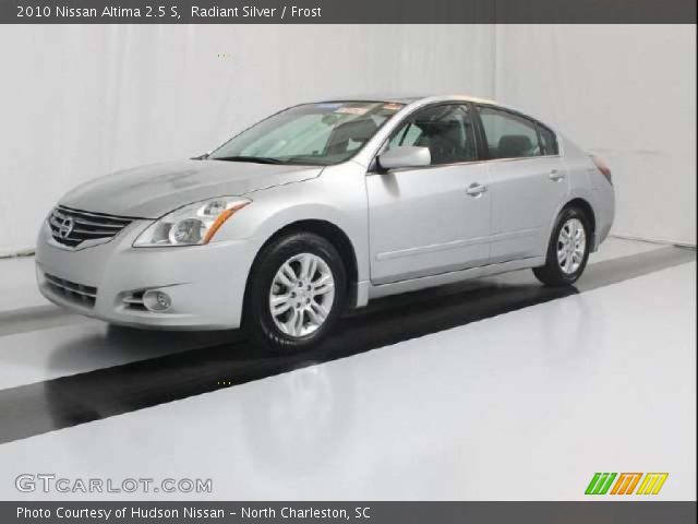 2010 Nissan Altima 2.5 S in Radiant Silver