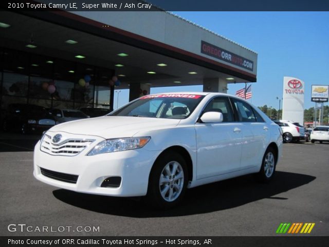 2010 Toyota Camry LE in Super White