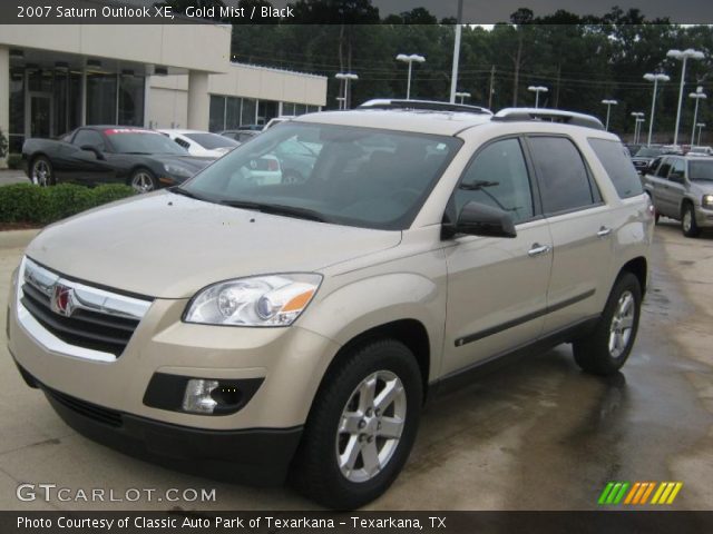 2007 Saturn Outlook XE in Gold Mist