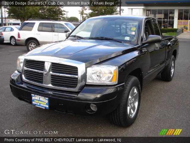 2006 Dodge Dakota SLT Club Cab in Brilliant Black