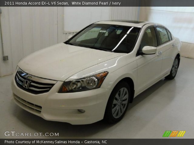 2011 Honda accord white diamond pearl #3