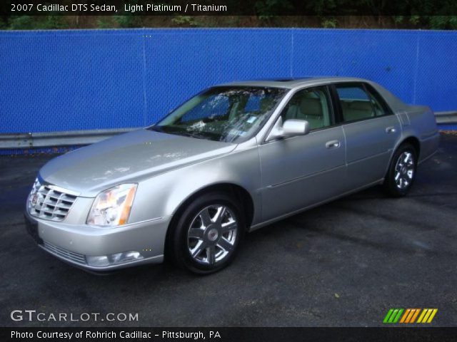2007 Cadillac DTS Sedan in Light Platinum