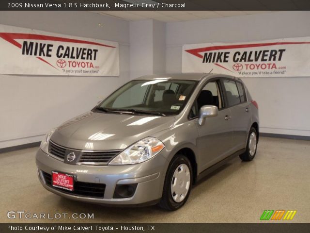 2009 Nissan Versa 1.8 S Hatchback in Magnetic Gray