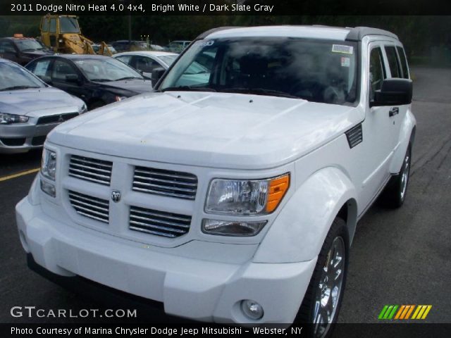 2011 Dodge Nitro Heat 4.0 4x4 in Bright White