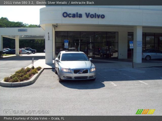 2011 Volvo S80 3.2 in Electric Silver Metallic