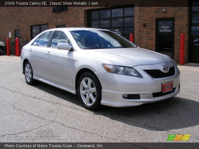 2009 Toyota Camry SE in Classic Silver Metallic