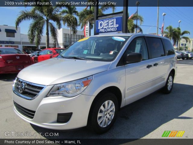 2009 Volkswagen Routan S in Mercury Sliver Metallic