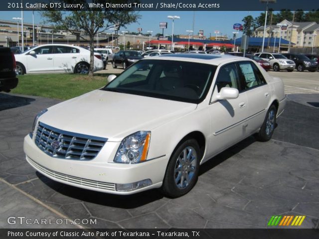 2011 Cadillac DTS Luxury in White Diamond Tricoat