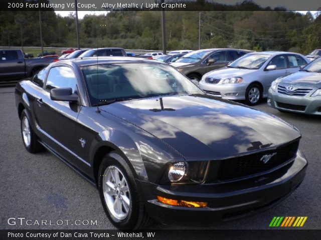 2009 Ford Mustang V6 Coupe in Alloy Metallic