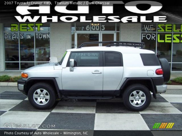 2007 Toyota FJ Cruiser 4WD in Titanium Metallic