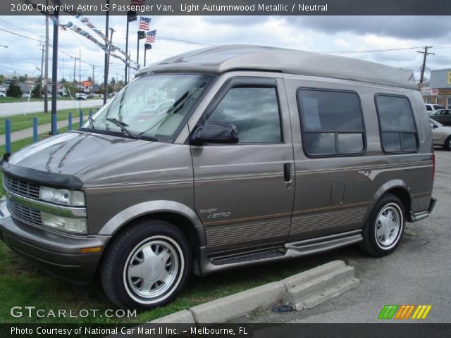 2000 Chevrolet Astro LS Passenger Van in Light Autumnwood Metallic