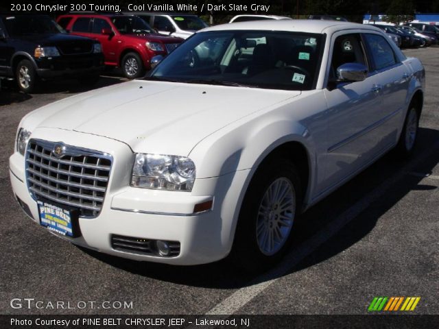2010 Chrysler 300 Touring in Cool Vanilla White