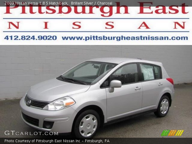 2009 Nissan Versa 1.8 S Hatchback in Brillant Silver