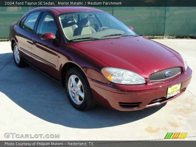 2004 Ford Taurus SE Sedan in Merlot Metallic