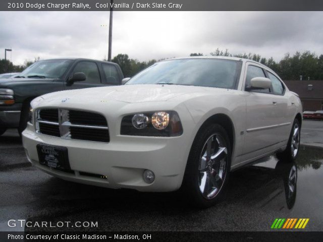 2010 Dodge Charger Rallye in Cool Vanilla