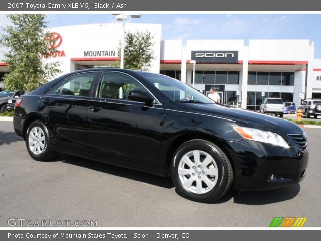 2007 Toyota Camry XLE V6 in Black