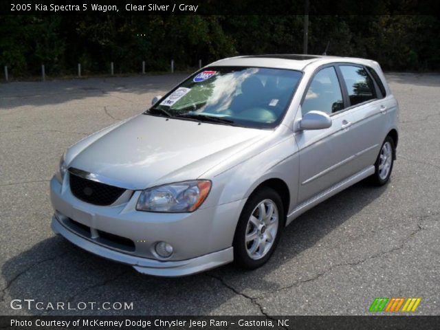 2005 Kia Spectra 5 Wagon in Clear Silver