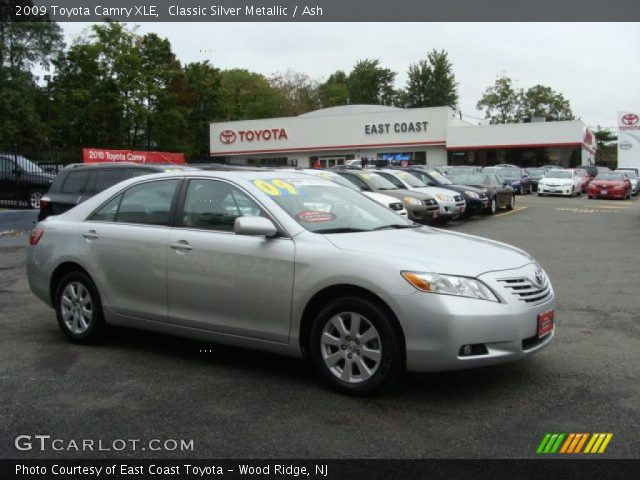 2009 Toyota Camry XLE in Classic Silver Metallic