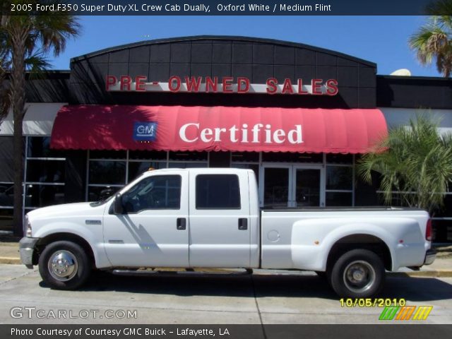2005 Ford F350 Super Duty XL Crew Cab Dually in Oxford White