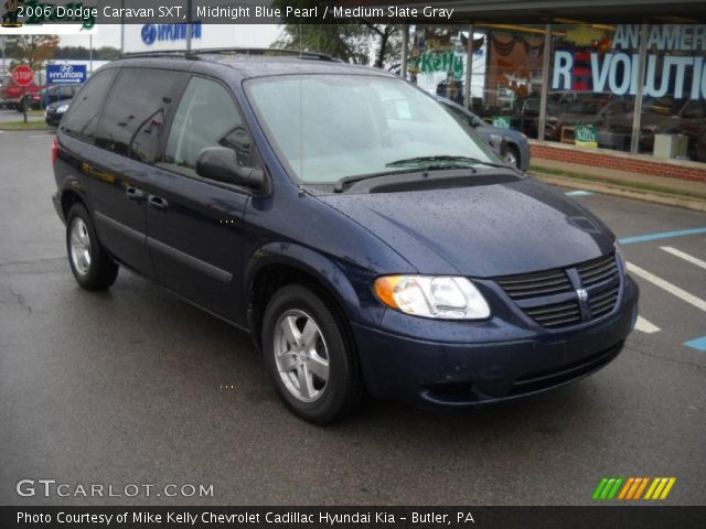 2006 Dodge Caravan SXT in Midnight Blue Pearl