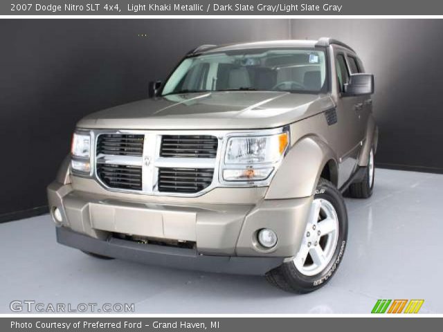 2007 Dodge Nitro SLT 4x4 in Light Khaki Metallic