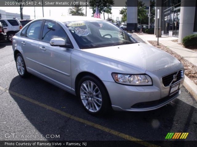 2010 Volvo S40 2.4i in Silver Metallic