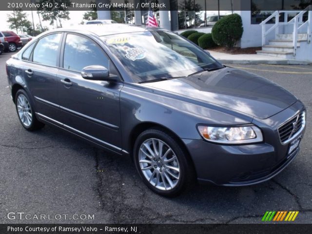 2010 Volvo S40 2.4i in Titanium Grey Metallic
