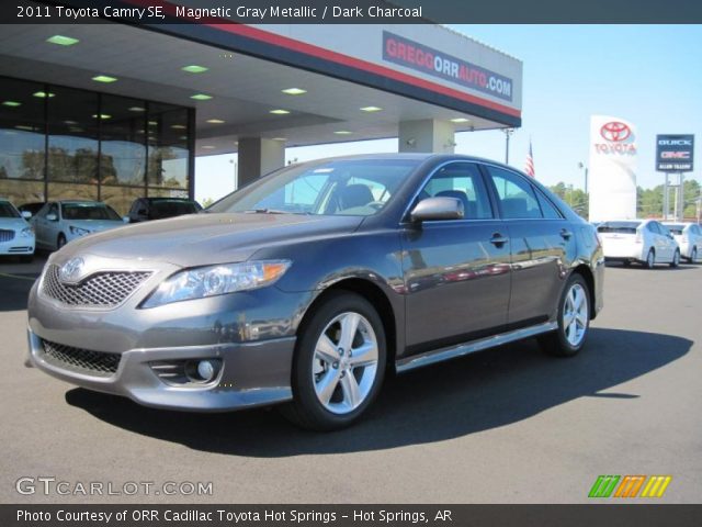 2011 Toyota Camry SE in Magnetic Gray Metallic
