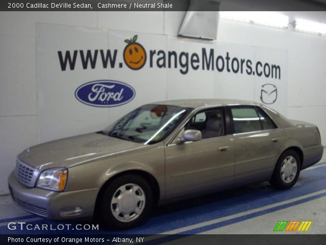 2000 Cadillac DeVille Sedan in Cashmere