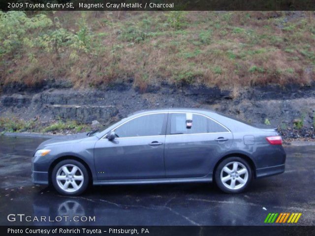 2009 Toyota Camry SE in Magnetic Gray Metallic