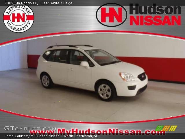 2009 Kia Rondo LX in Clear White